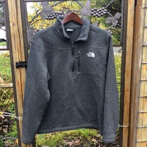 North Face gray pullover fleece size L